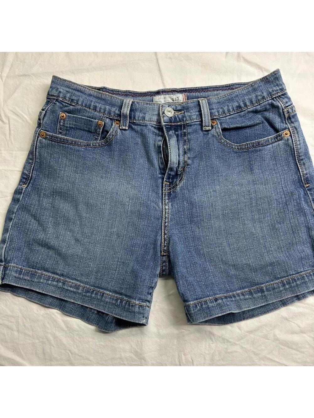 Levi’s 515 Women’s Denim Shorts Size 8 Medium Wash Cuffed Stretch Jean Shorts